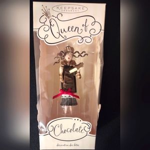 Hallmark 2005 Christmas ornament Queen of Chocolate